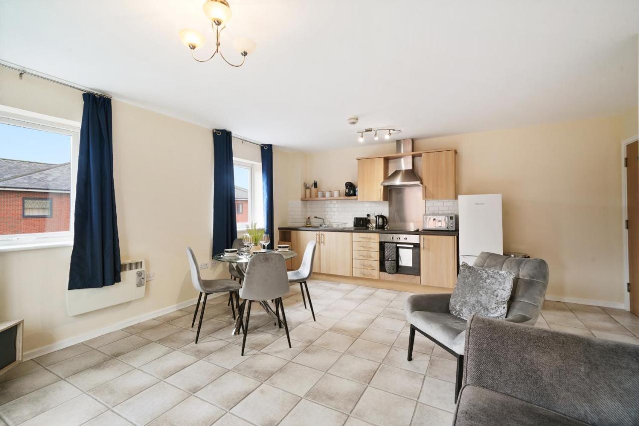 Peaceful 2Br Flat With Historic Bottle Kilns View & Free Parking Located Near City Centre Stoke-on-Trent Luaran gambar