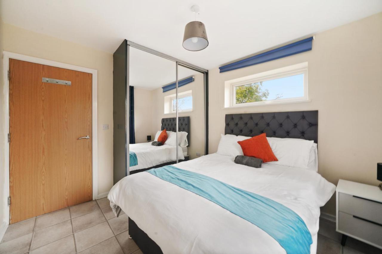 Peaceful 2Br Flat With Historic Bottle Kilns View & Free Parking Located Near City Centre Stoke-on-Trent Luaran gambar